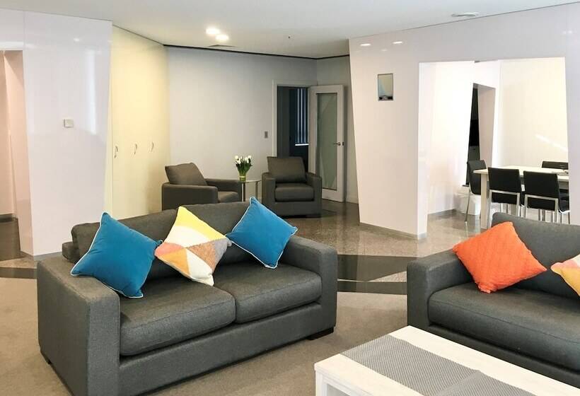 آپارتمان ممتاز سه‌خوابه رو به مناظر, Milson Serviced Apartments