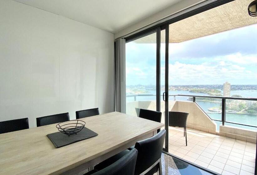 آپارتمان ممتاز سه‌خوابه رو به مناظر, Milson Serviced Apartments