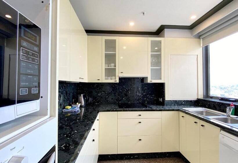 آپارتمان ممتاز سه‌خوابه رو به مناظر, Milson Serviced Apartments