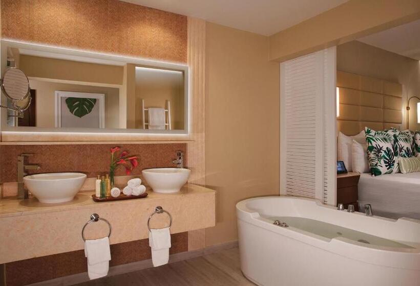 جناح جونيور كلوب, Secrets Wild Orchid