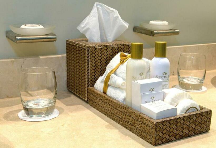 سوئیت جونیور با تخت بزرگ, Secrets Wild Orchid