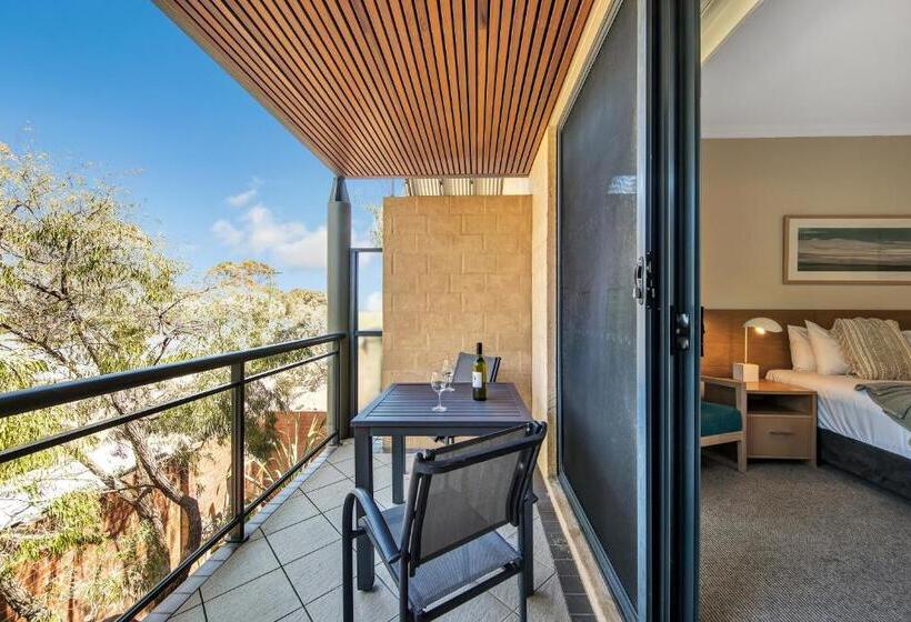 스탠다드 스튜디오, The Sebel Busselton