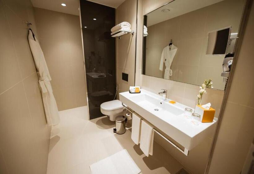 سوییت, Centro Mada Amman By Rotana