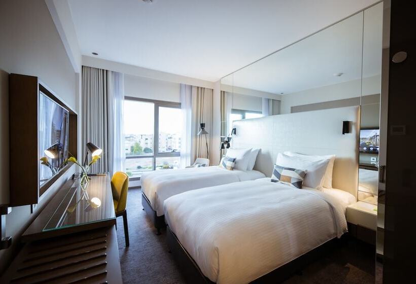 اتاق استاندارد, Centro Mada Amman By Rotana