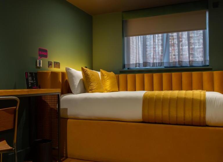 اتاق لوکس, Dukes Street Apartment