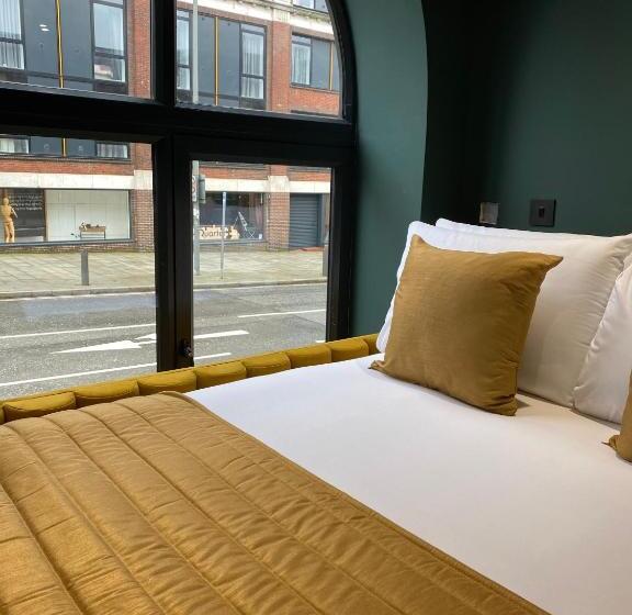 اتاق لوکس, Dukes Street Apartment