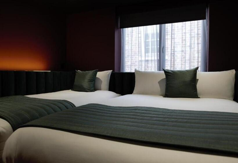 اتاق کلاسیک سه تخته, Dukes Street Apartment