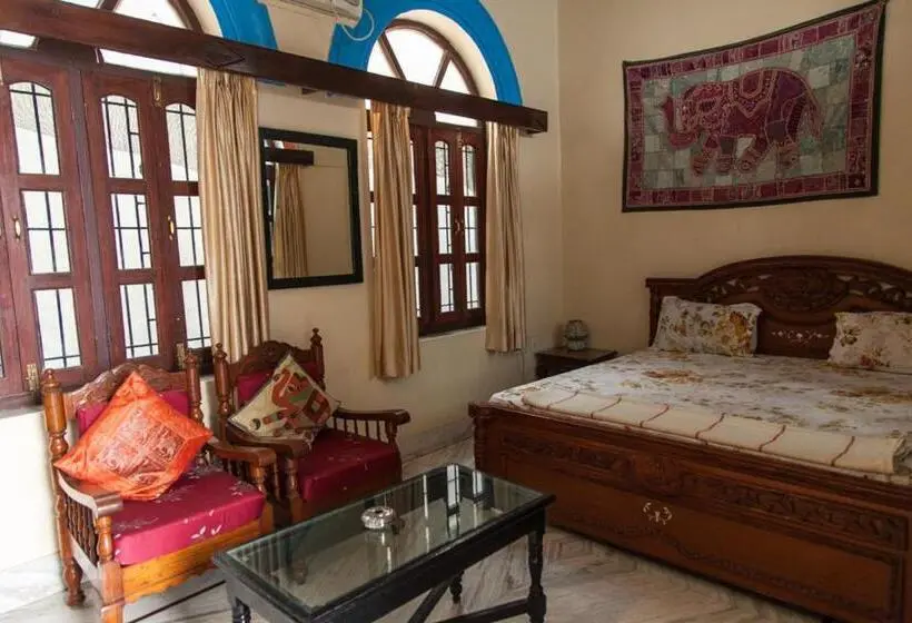 デラックスルーム, Kanhaia Haveli
