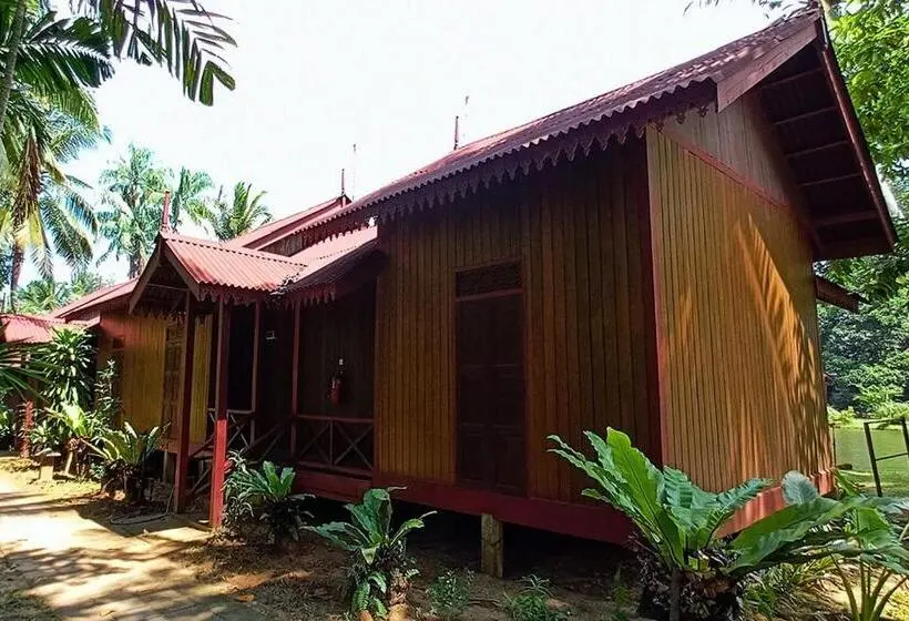 キングサイズベッドのデラックスルーム, Tanjung Inn