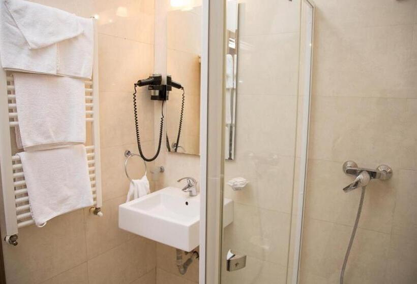 Семейный Номер, Tisa