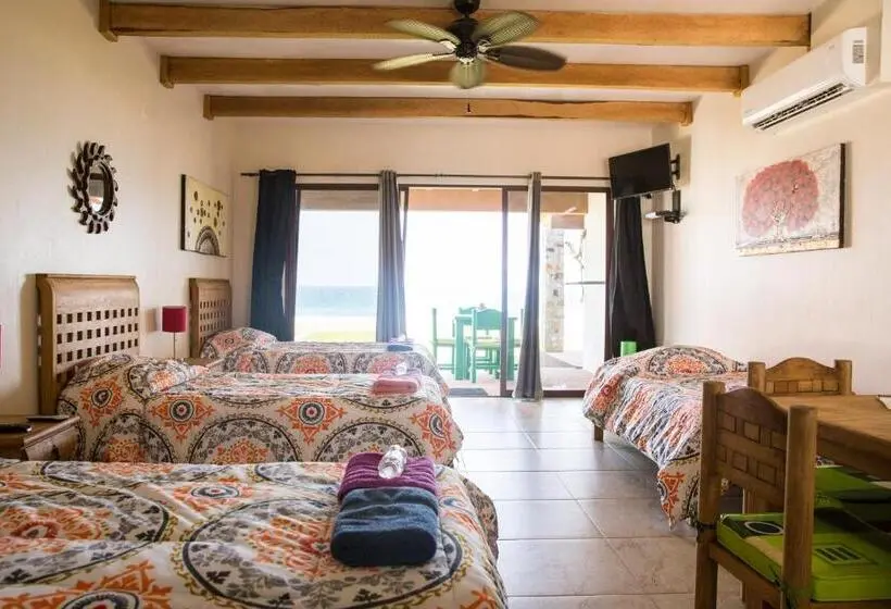 اتاق استاندارد چهار تخته با چشم‌انداز دریا, Punta Conejo Resort
