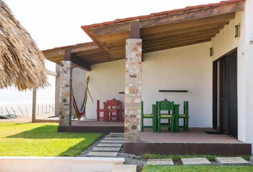 اتاق استاندارد چهار تخته با چشم‌انداز دریا, Punta Conejo Resort