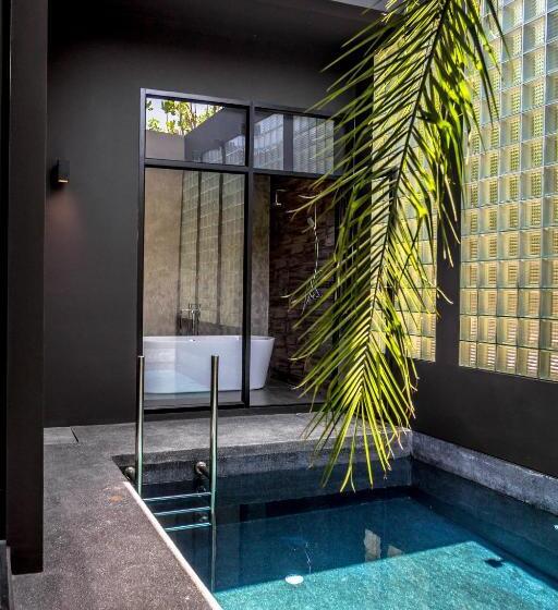 Suite with Pool, Wheeler Bed & Bike