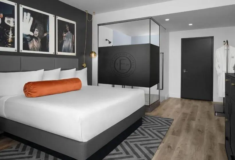 Standard Room King Size Bed