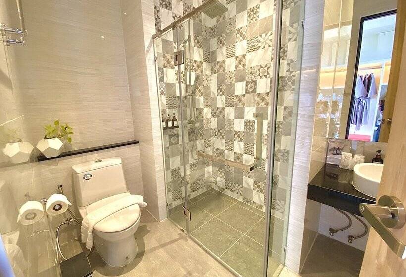 חדר דלוקס, The Poem