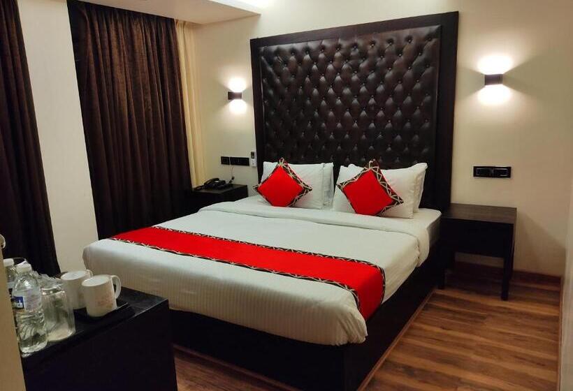 חדר דלוקס, Divan Clarks Inn, Goa