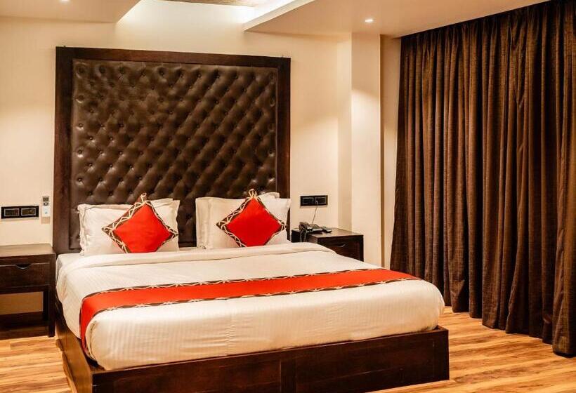 חדר דלוקס, Divan Clarks Inn, Goa