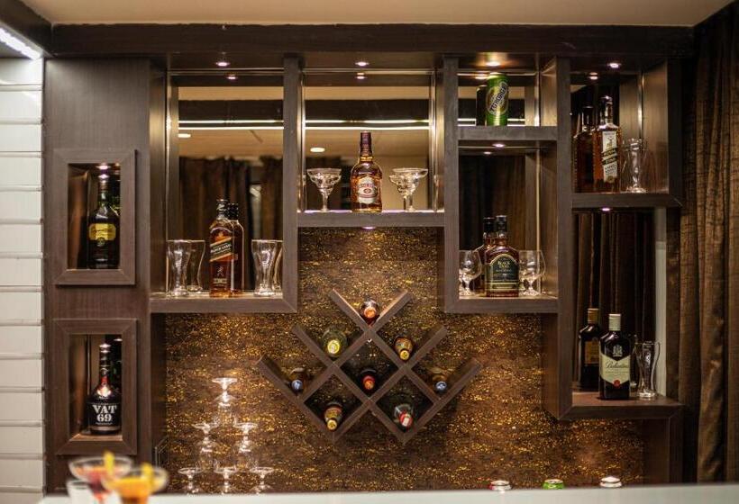 סוויטה נשיאותית, Divan Clarks Inn, Goa