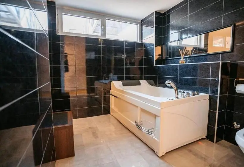 آپارتمان لوکس 1 خوابه, Magico Rooms & Apartments