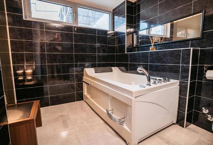 آپارتمان لوکس 1 خوابه, Magico Rooms & Apartments