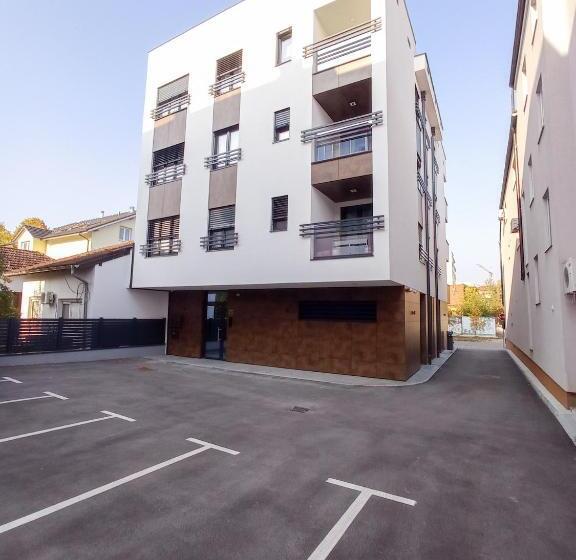 استودیوی لوکس, Premium Apartmani Banja Luka