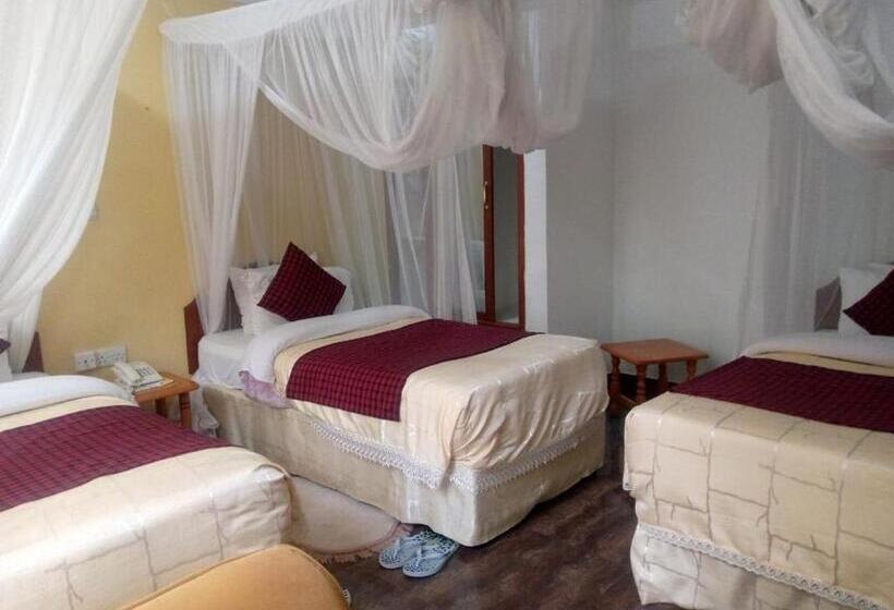 اتاق خانوادگی, Karibu Heritage House