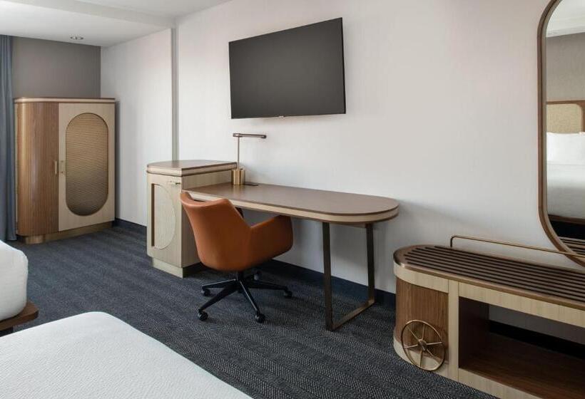 带大床的套房, Courtyard By Marriott Santa Cruz