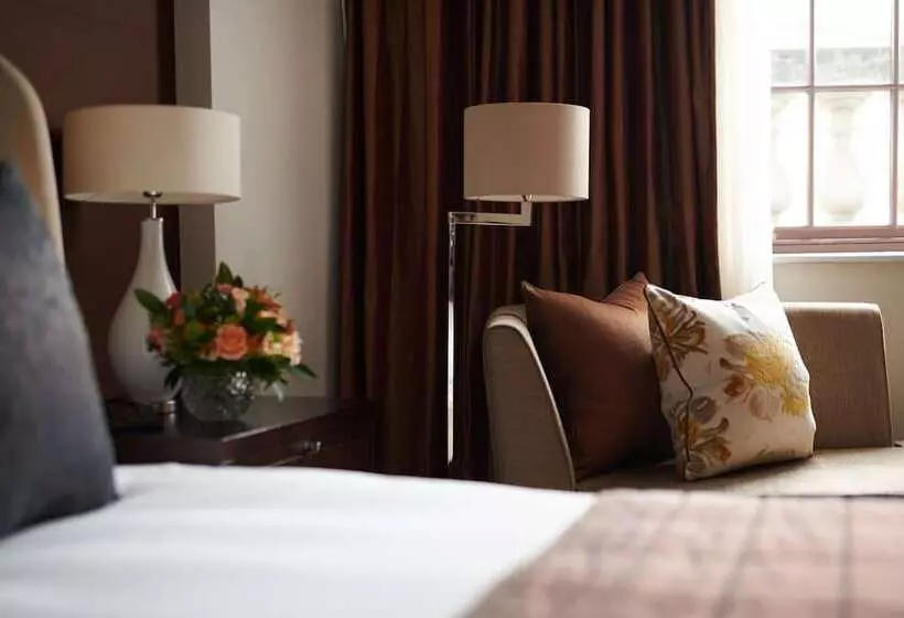 Suite, Corinthia London