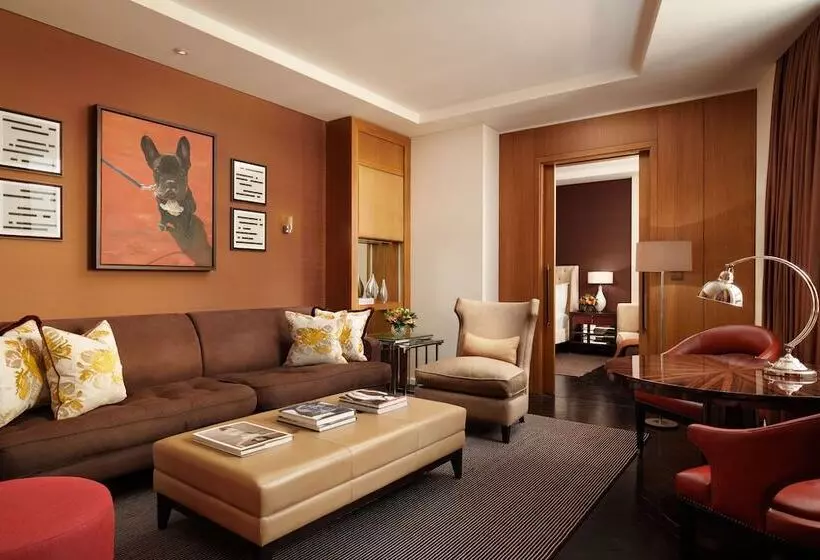 Suite, Corinthia London