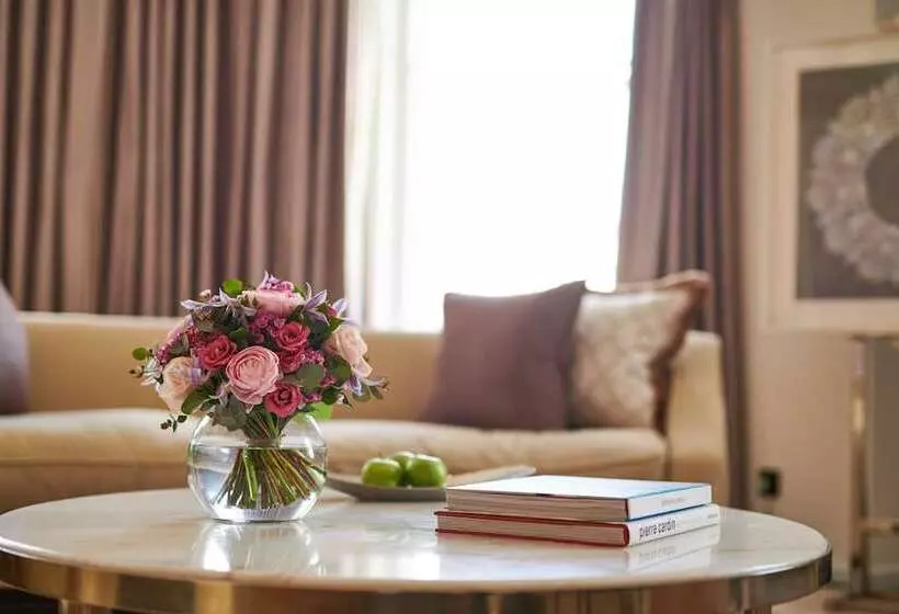 Suite, Corinthia London