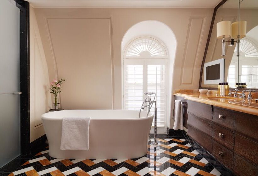 阁楼房, Corinthia  London