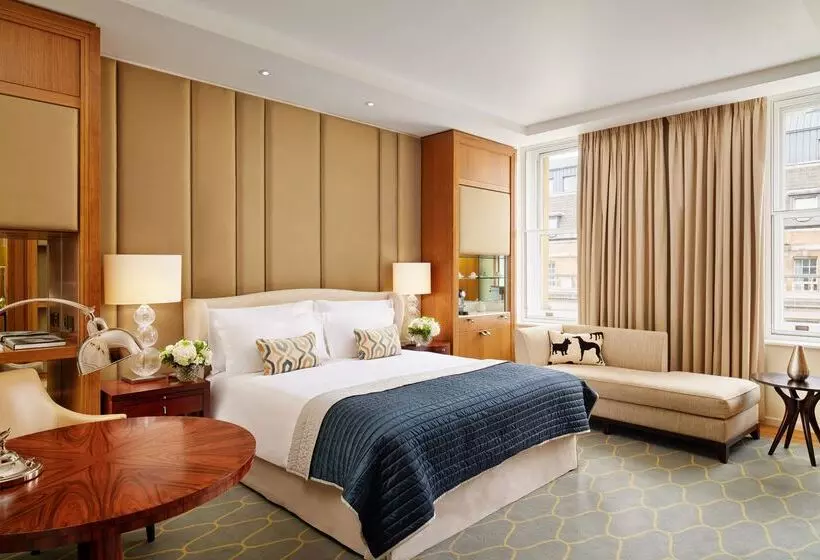 Deluxe Junior Suite, Corinthia London