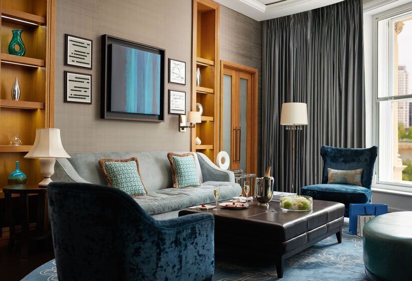 Люкс, Corinthia  London