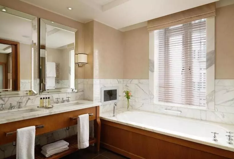 Superior Room King Size Bed, Corinthia London