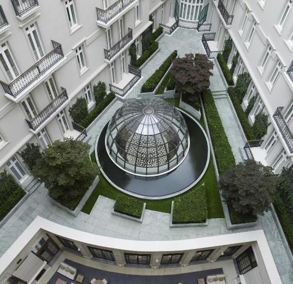 带大床的豪华间, Corinthia  London