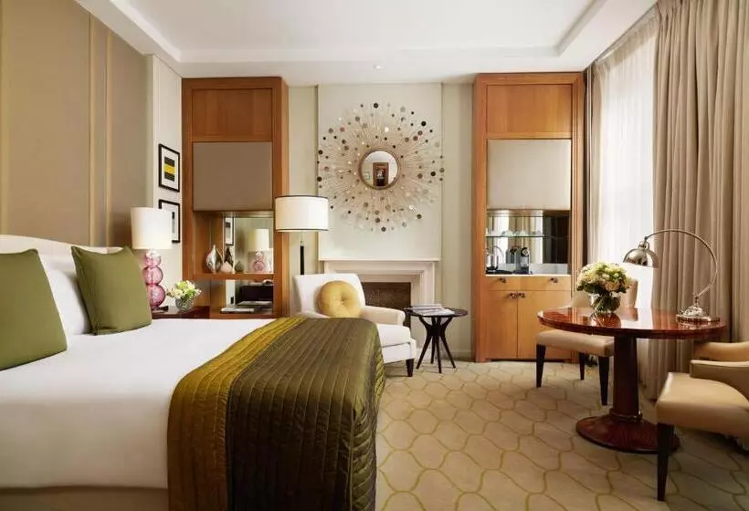 Executive Room King Size Bed, Corinthia London