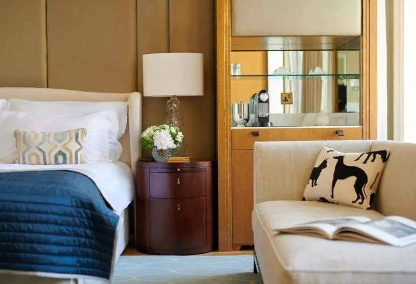 Deluxe Junior Suite, Corinthia London
