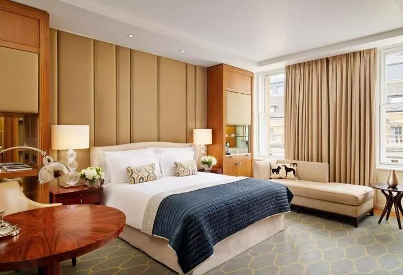 Deluxe Junior Suite, Corinthia London
