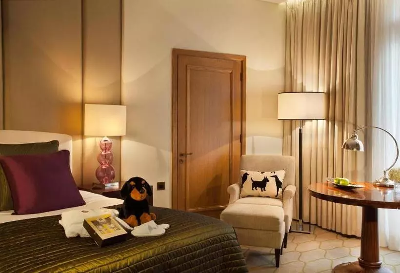 Family Room, Corinthia London