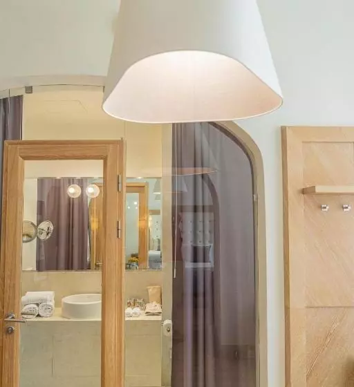 Suite, Dome