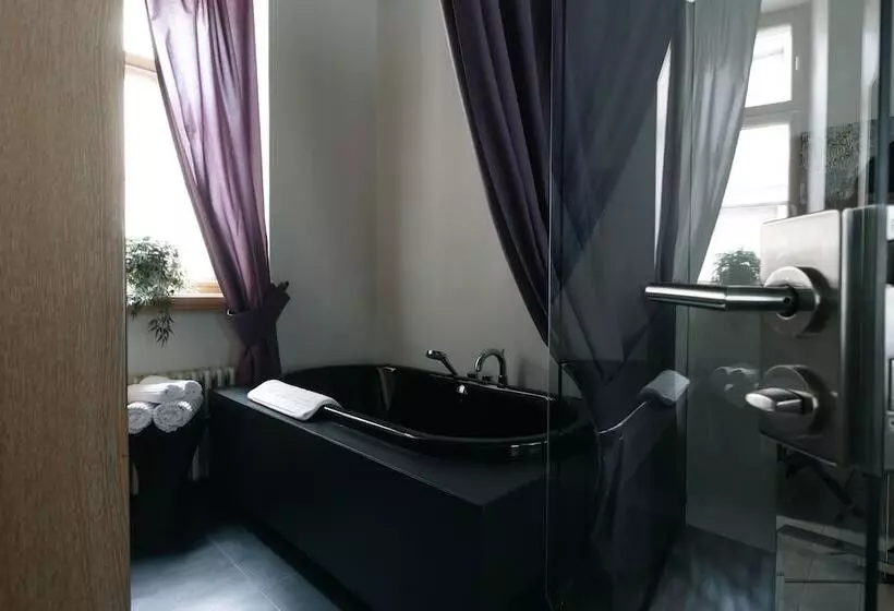 Suite Deluxe, Dome