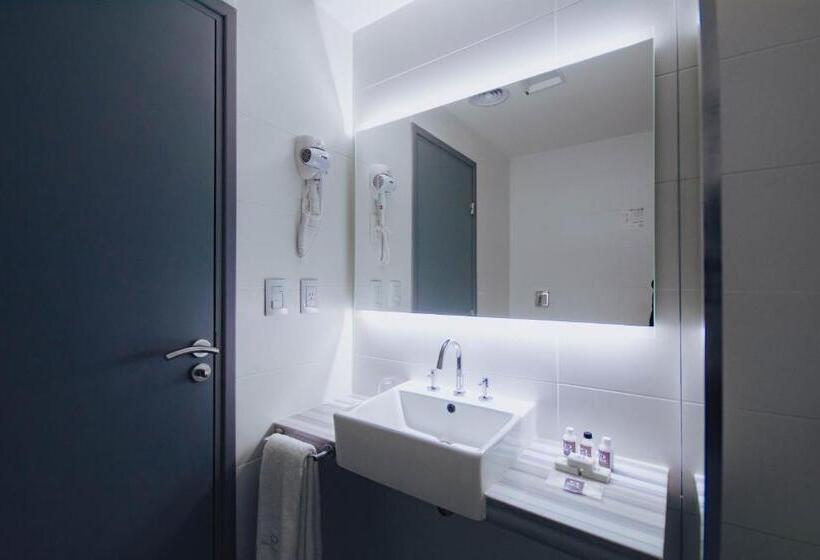 수피리어 트리플 룸, Sec