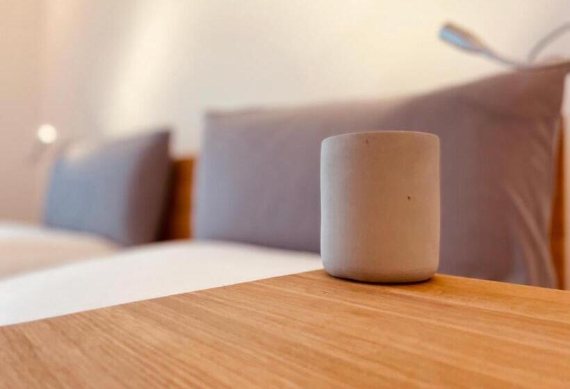 חדר דלוקס לארבעה, Rotmeerhaus