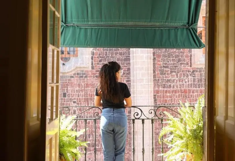スタンダードスタジオ, Viajero Cdmx Centro Hostel