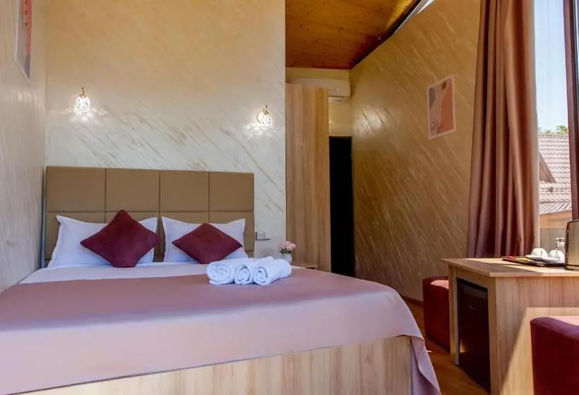 バルコニー付きデラックスルーム, Dilivita Rest House