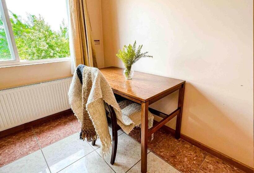 غرفة قياسية, El Almendro