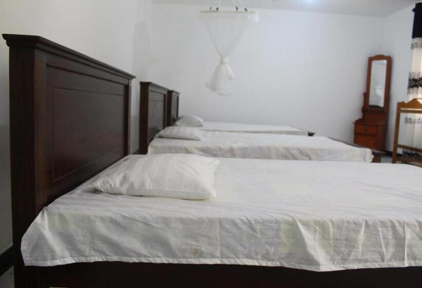 家庭间, Hikkaduwa Rest