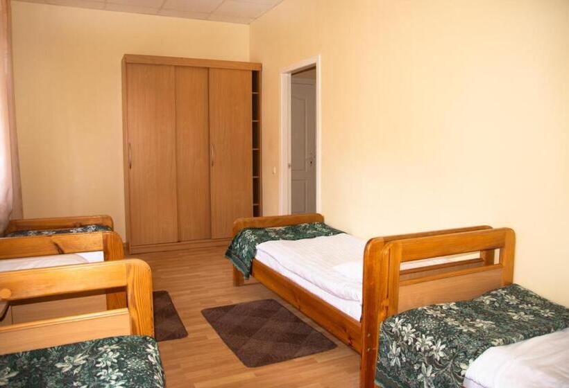 خانه 4 خوابه, Kohavi Forest Club