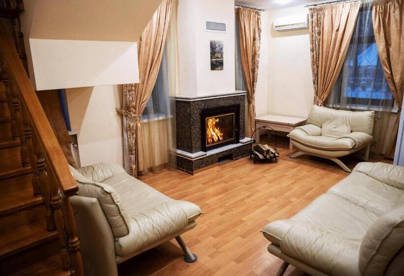 سوییت دوبلکس, Kohavi Forest Club