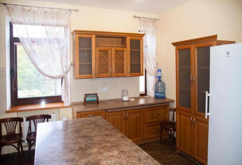 سوییت, Kohavi Forest Club